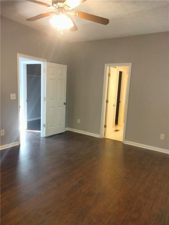 Building Photo - 3299 Hampton Green Way