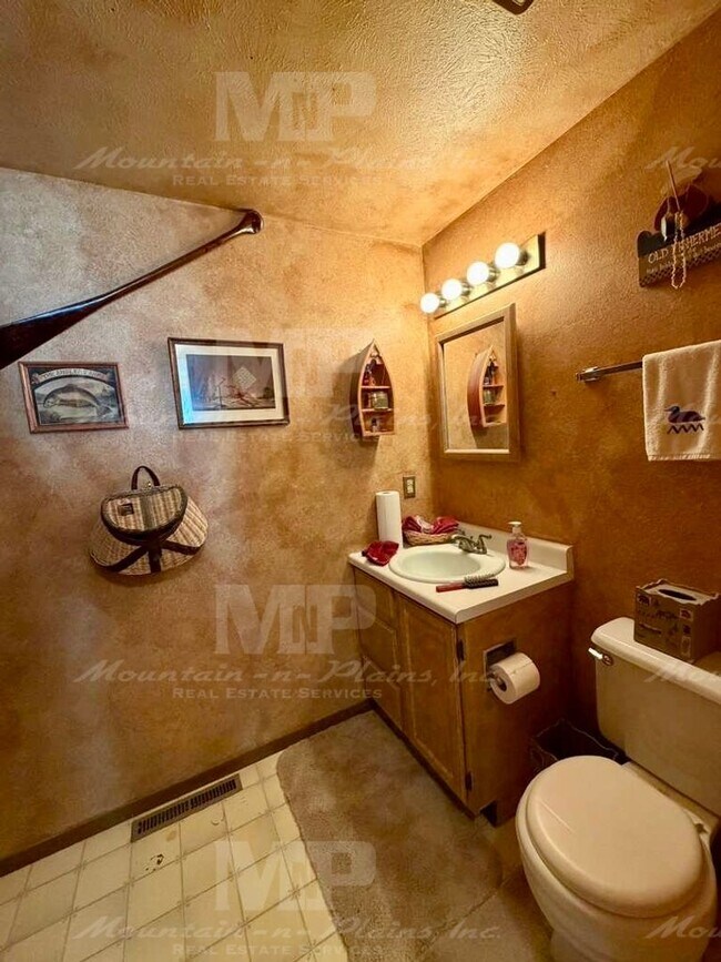 Building Photo - 1718 Enfield St