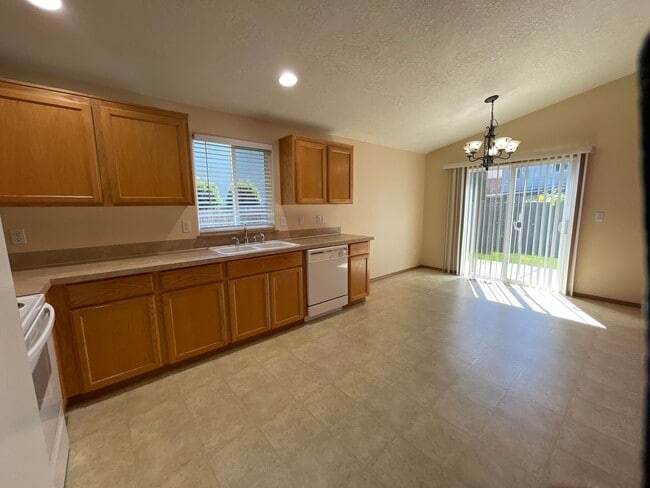 Building Photo - 4999 Honestus Dr SE