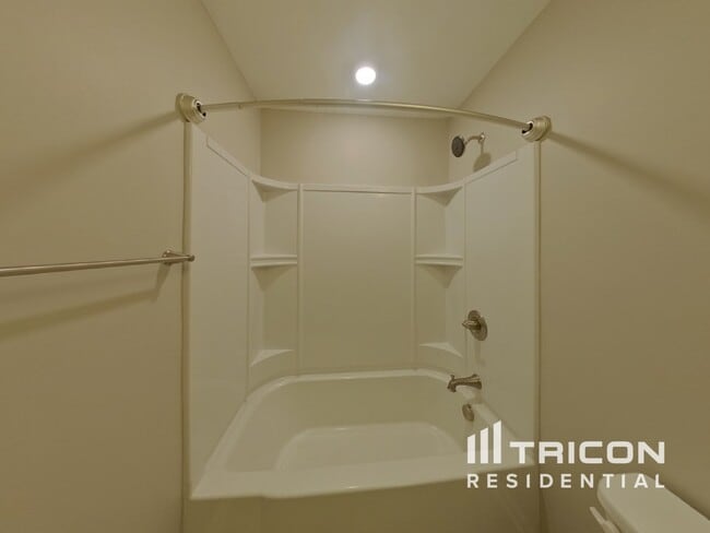 Building Photo - 20 Cane Hill Dr