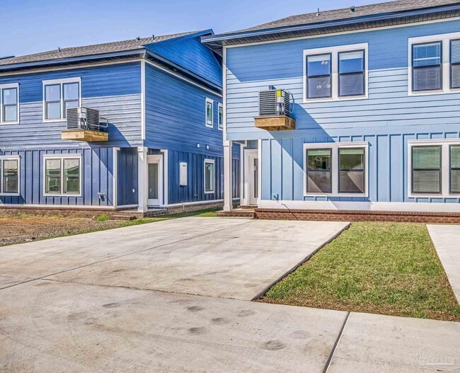 Building Photo - 520 N De Villiers St