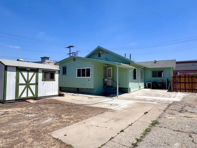 Building Photo - 319 N Rowan Ave