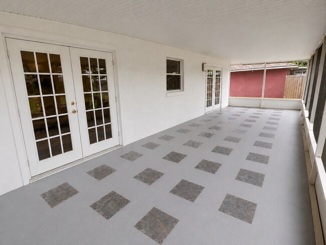 Building Photo - 1304 E Ohio St