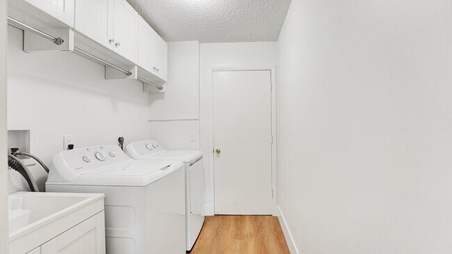 Building Photo - 22557 Swordfish Dr