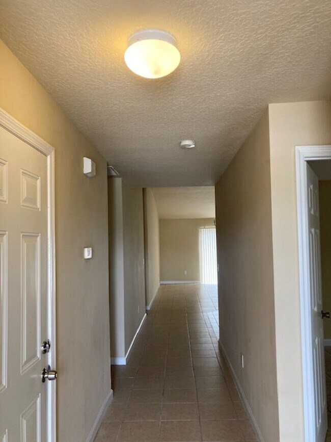 Building Photo - 35 Brunswick Ln