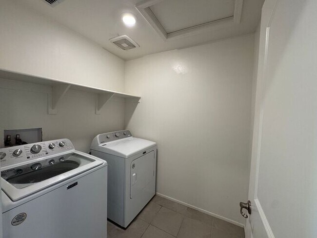 Building Photo - Welcome to this stunning 3Bdm, 2.5Ba, This two-story gem boasts a spacious layout! Must See!