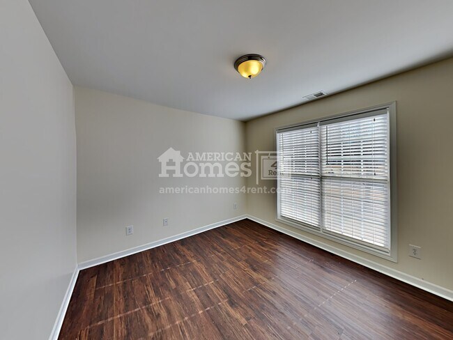 Building Photo - 3204 Chippewa Run NW