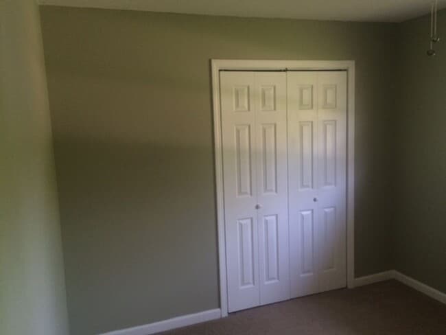 Building Photo - 3 Bed 2 Bath Home