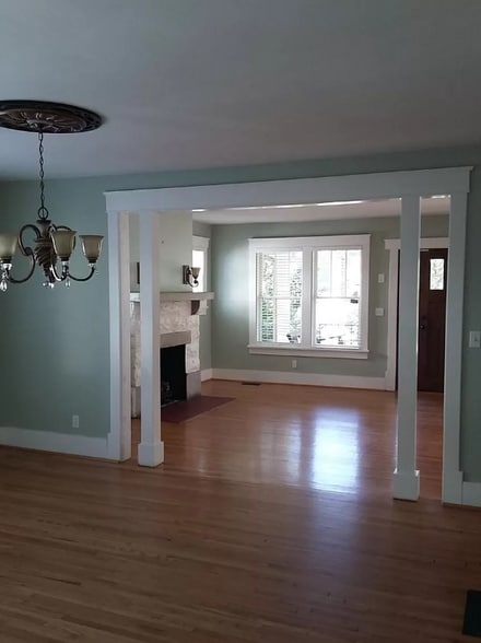 Building Photo - 1106 Lawrence Ave