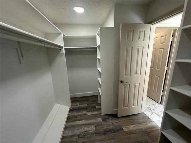 Building Photo - 1581 Glenmore Dr