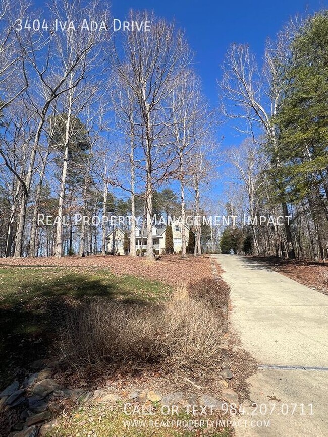 Building Photo - Spacious 3 Bedroom 3 Bath Wooded Oasis in ...