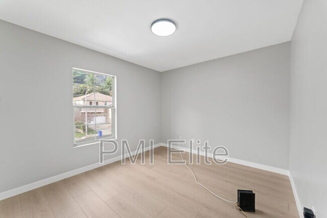 Building Photo - 28654 Silverking Trail