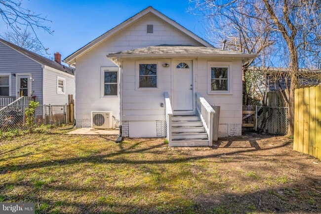 Building Photo - 3406 Stockton St