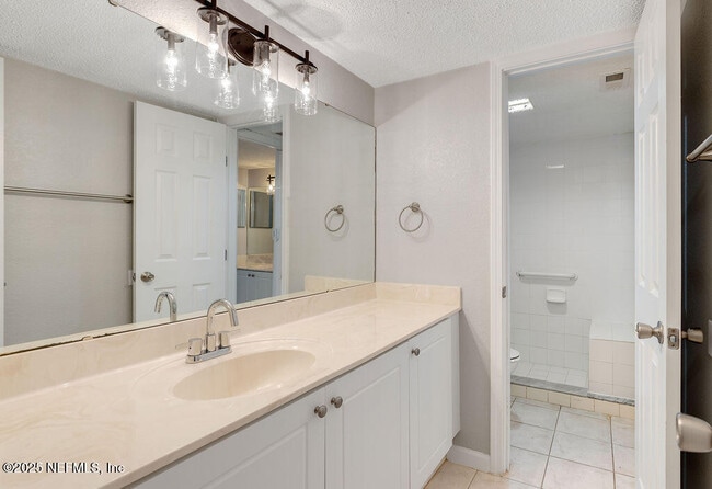Building Photo - 6561 Mission Ct