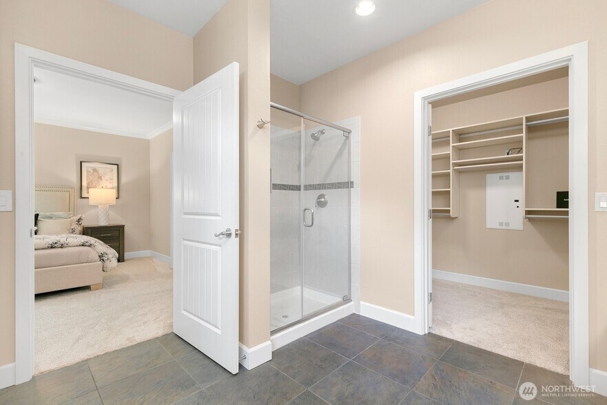 Building Photo - 8850 Redmond Woodinville Rd NE