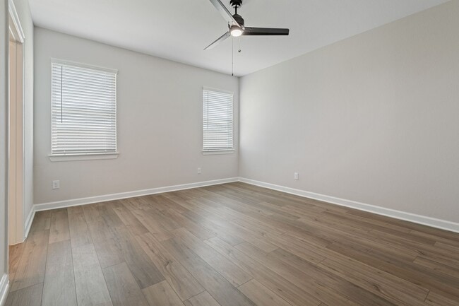 Building Photo - 1023 Whispering Winds Dr