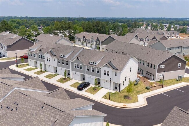 Building Photo - 622 Shallowford Rd