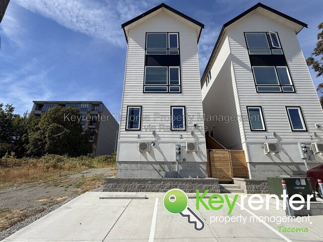 Building Photo - 1131 Fawcett Ave