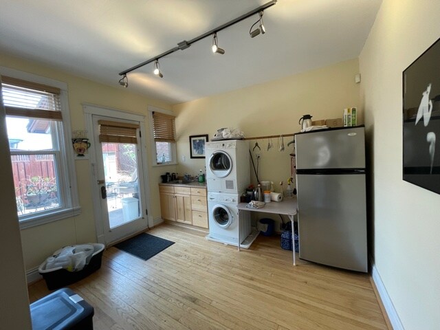 Building Photo - 5147 Shaw Ave