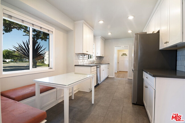 Building Photo - 6322 W 79th St