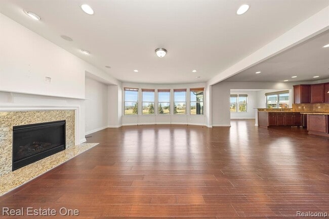 Building Photo - 101 Oakland Crest Dr