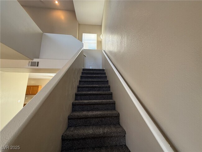 Building Photo - 78 Falcon Feather Way