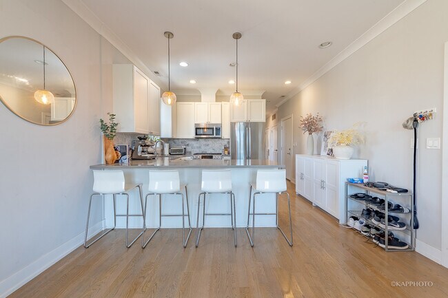 Building Photo - 457 N Aberdeen St