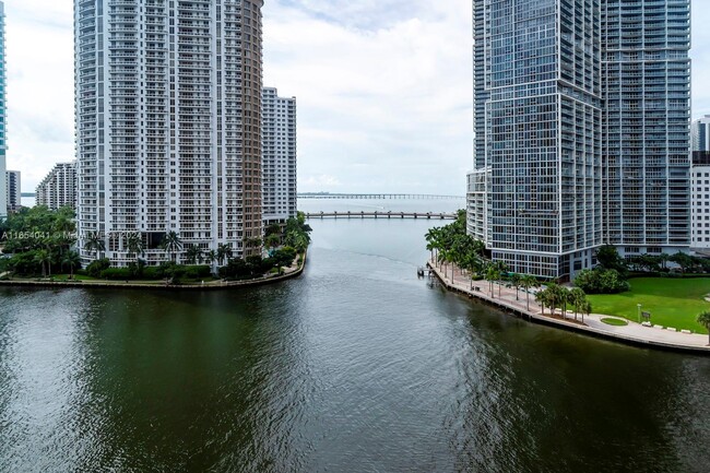 Building Photo - 300 Biscayne Blvd Way