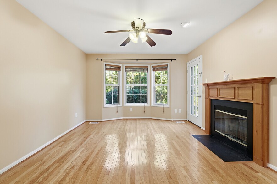 Building Photo - 8341 Marketree Cir