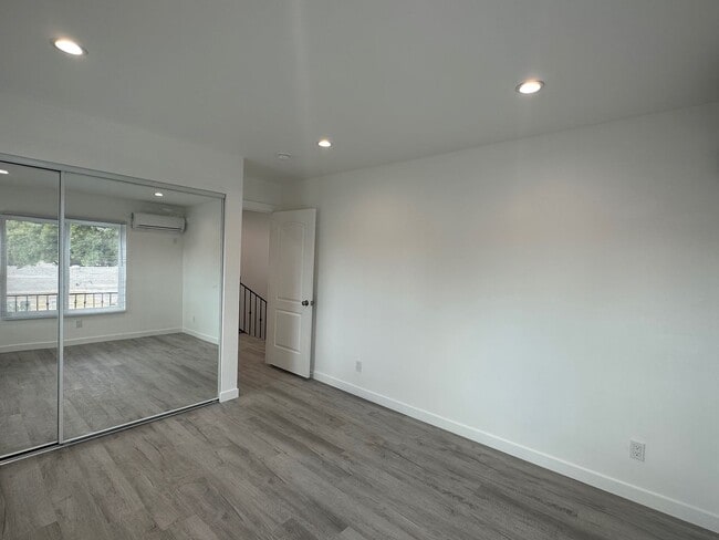 Building Photo - Brand New and Stunning  3+2 ADU on a pictu...