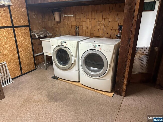 Building Photo - 74 Rosemont Ave