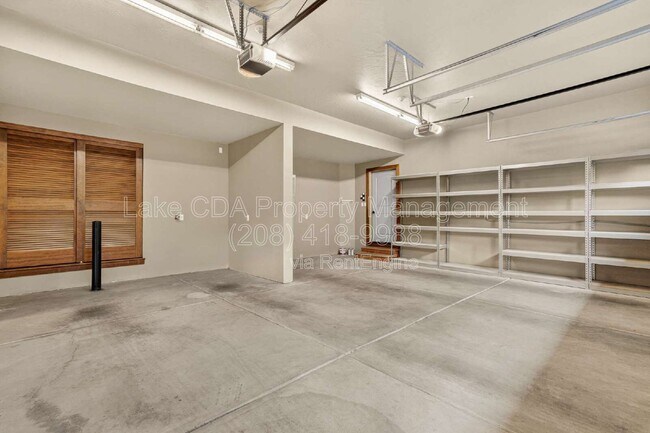 Building Photo - 8668 N Stable Trace Ct