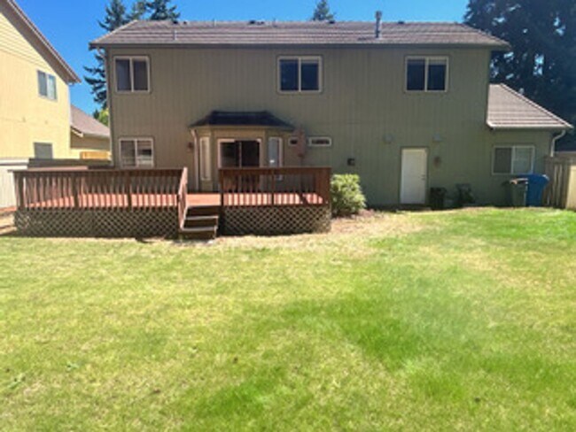 Building Photo - Spacious 4 bedroom Meridian Campus home wi...