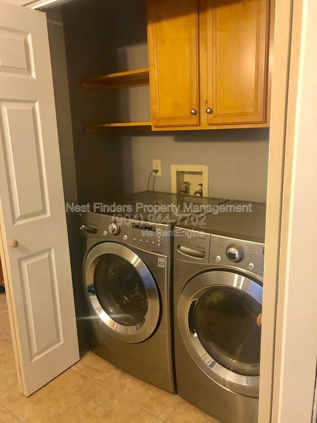 Building Photo - 7623 Baymeadows Cir W