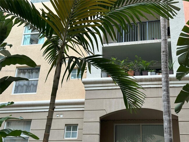 Building Photo - 17150 N Bay Rd