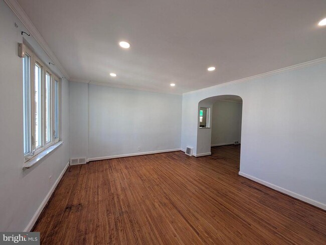 Building Photo - 1834 S 28th St