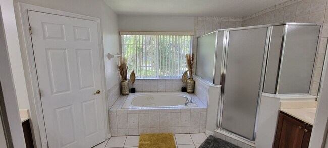 Building Photo - Beautiful 4/3 2 Story Pool Home In Ocoee FL