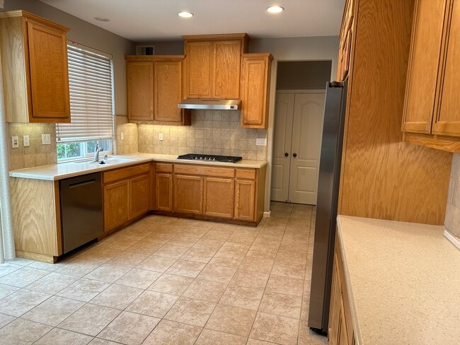 Building Photo - 2449 Milford Dr