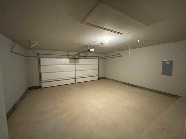 Building Photo - 3907 Abingdon Dr