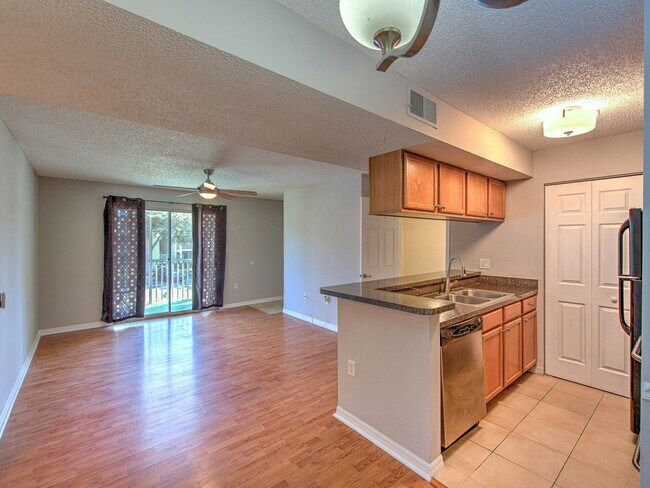 Building Photo - 209 Lake Brook Cir