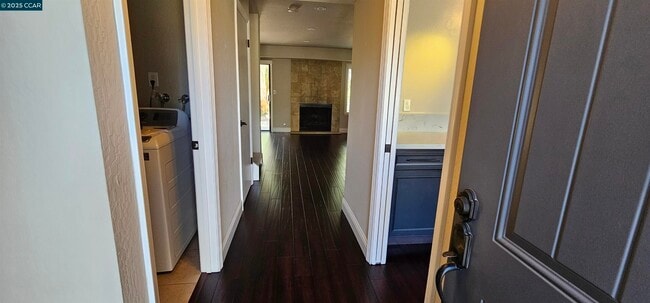 Building Photo - 1597 Ashwood Dr