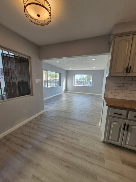 Building Photo - 404 N Garfield Ave