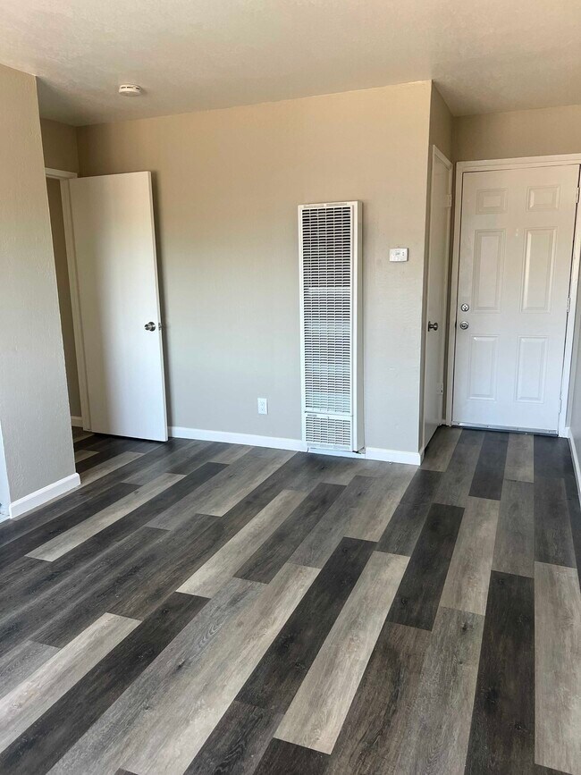 Building Photo - 2124 90th Ave