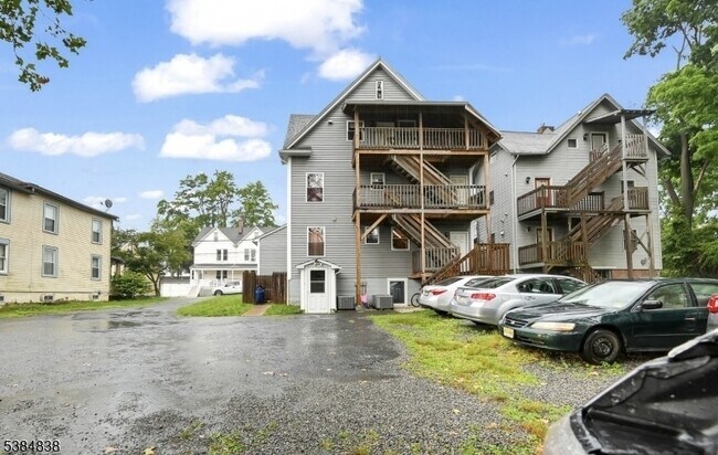 Building Photo - 15 Olyphant Pl
