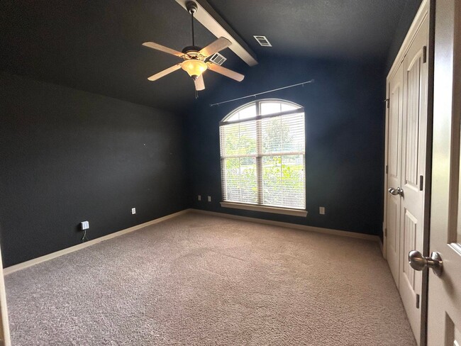 Building Photo - Stunning West Fayetteville Single Family Home