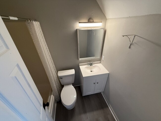 Building Photo - 3 Bed 2 Bath House