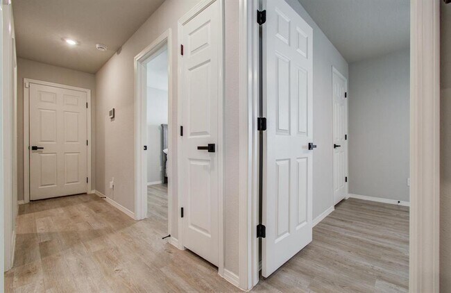 Building Photo - 14810 Archer Ct