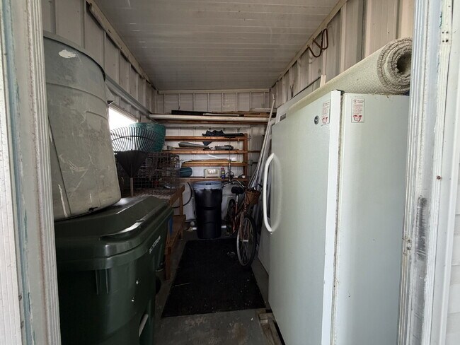 Building Photo - "Charming 2-Bed, 2-Bath Mobile Home Retreat in Harbor Cove!"