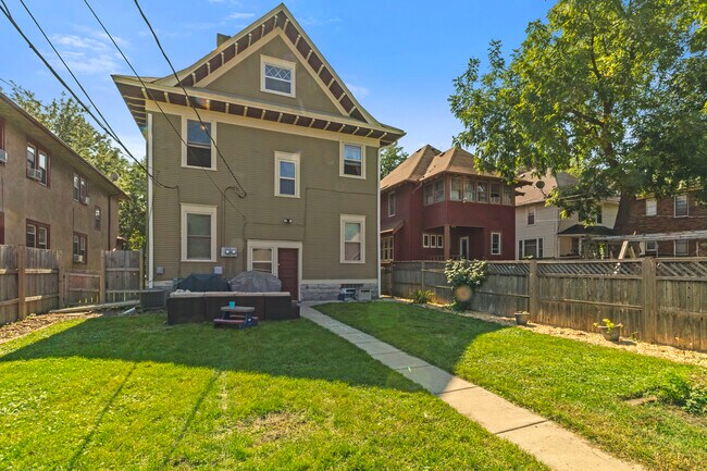 Building Photo - 1061 Dayton Ave