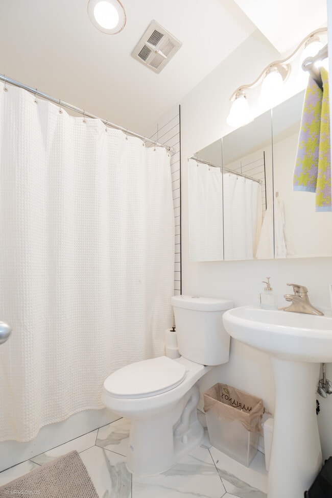 Building Photo - 2201 N Cleveland Ave